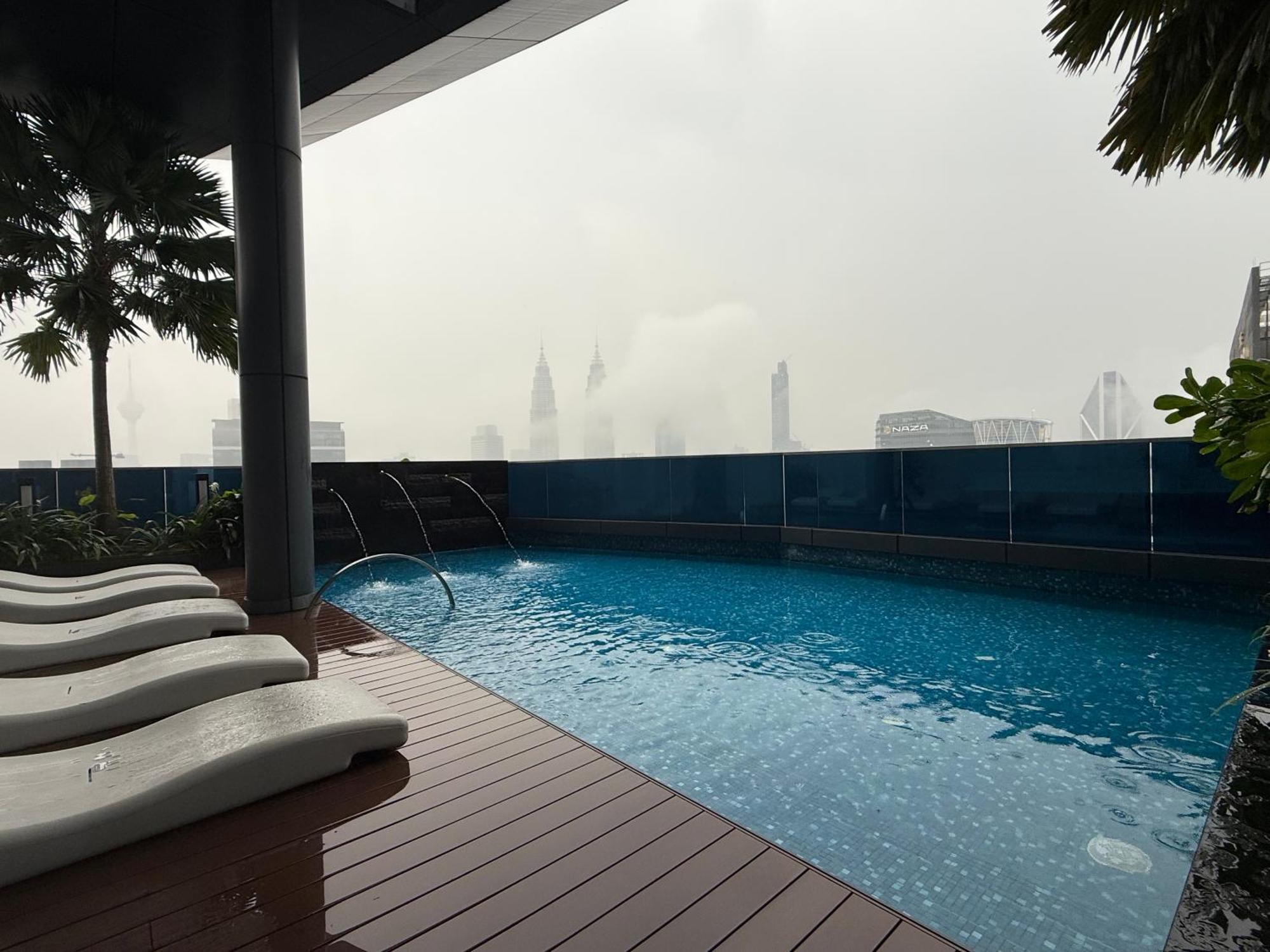 Hotel Eaton Premier Klcc 5*